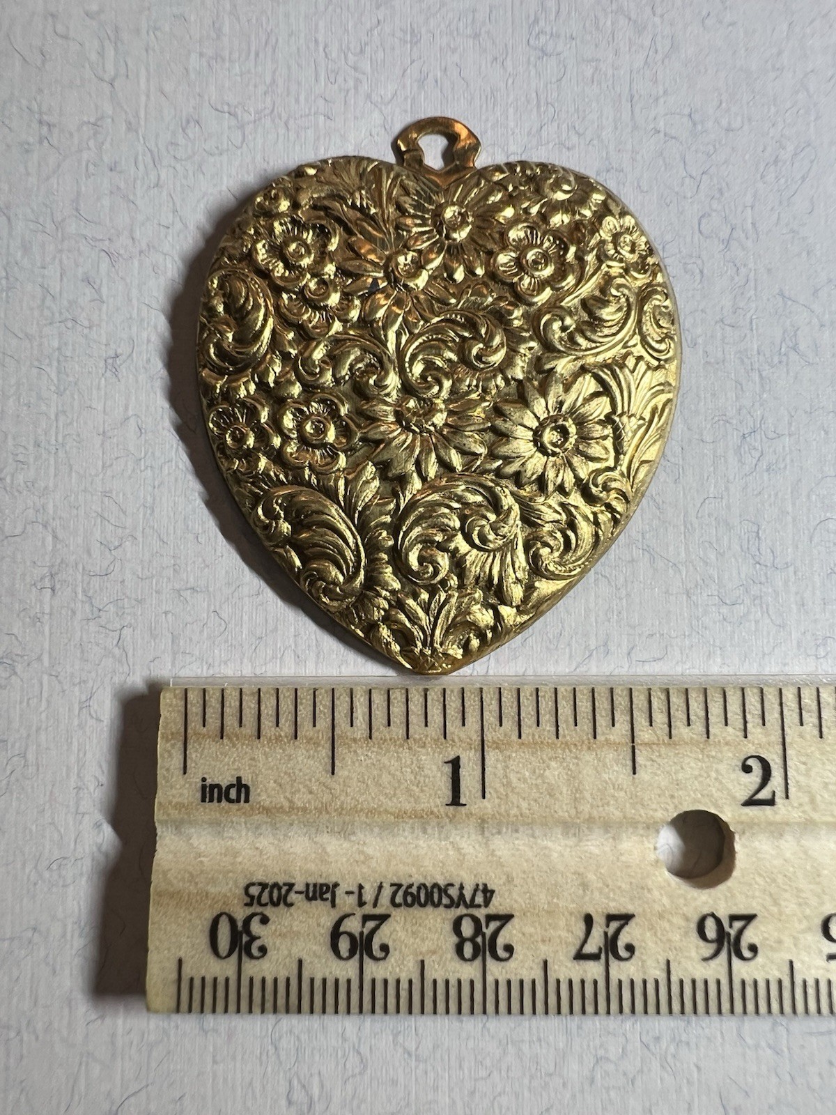 LARGE VINTAGE HEART RAW BRASS STAMPING FOR JEWELRY/CRAFT/DECOR NOS FAMOUS MAKER