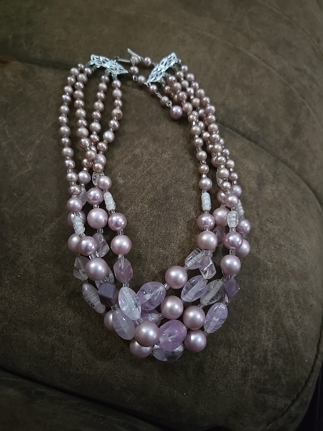 Vintage multi-strand necklace featuring both lavender pearls and amethyst chips