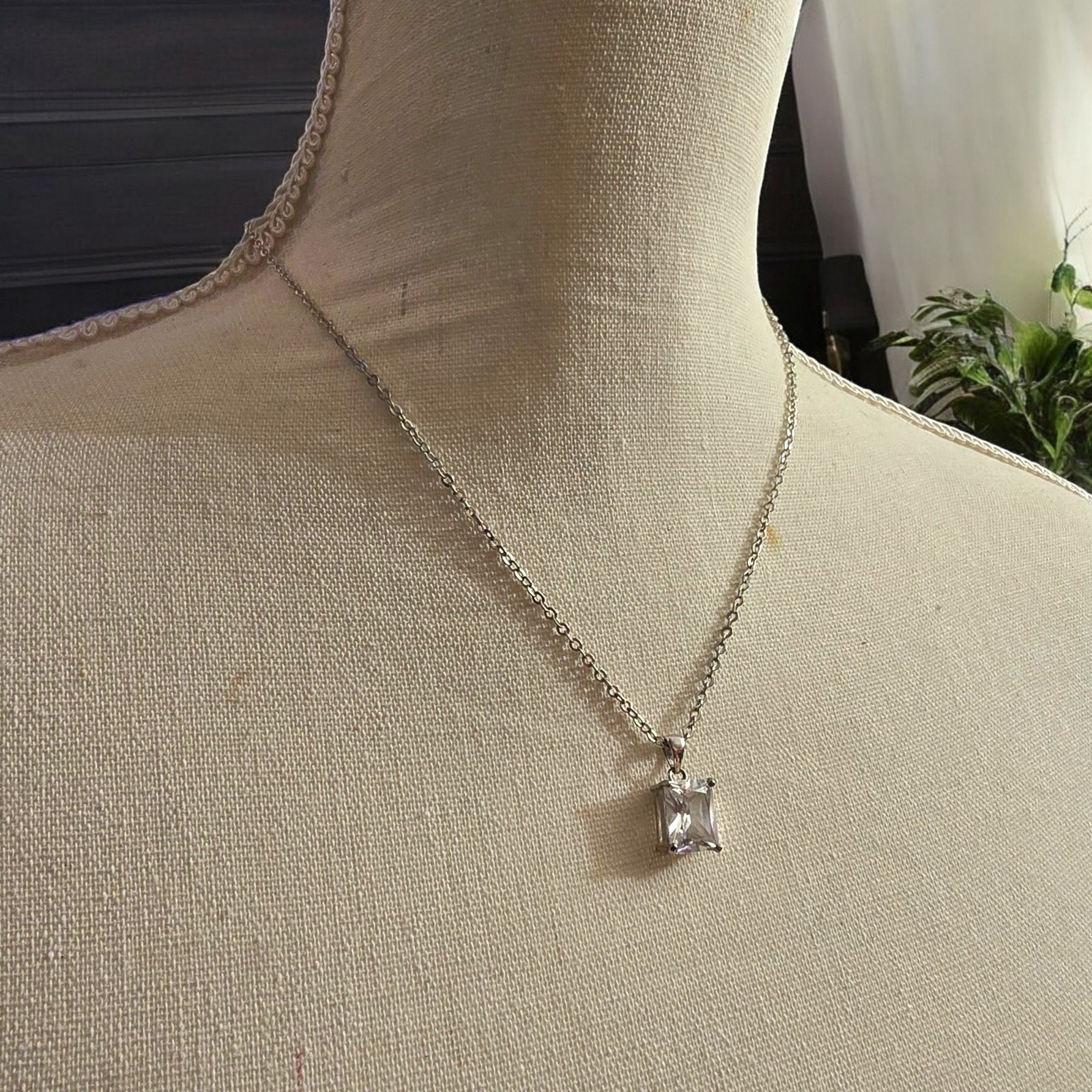 Necklace Crystal Pendant Square Shaped Signed JLO Silver Tone 18″ L SKU 2239