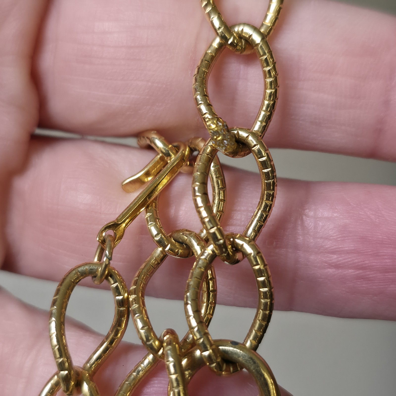 Vintage AVON Necklace Etruscan style Essential Treasures Gold Tone Choker Read