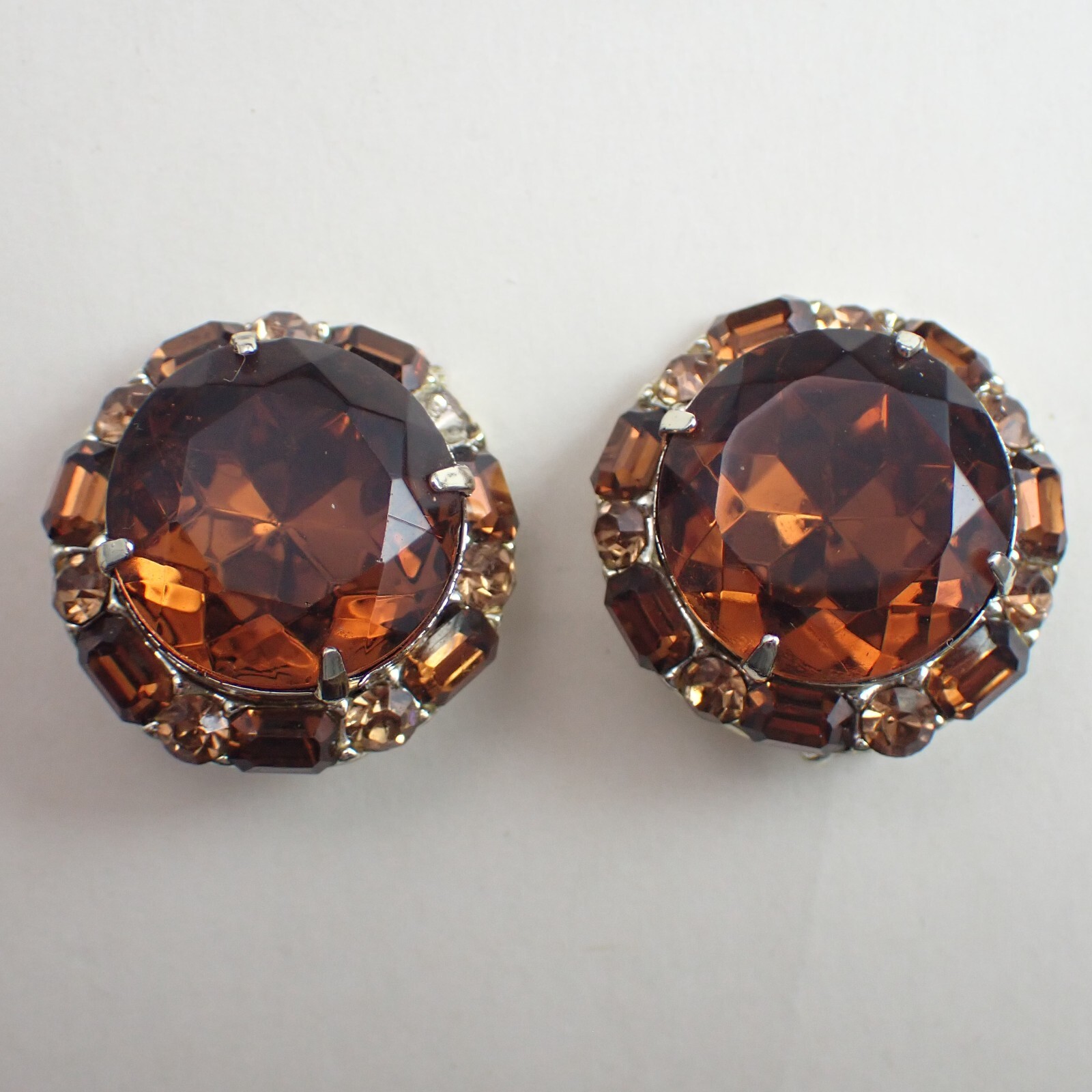 Vintage Bold Golden Brown Rhinestone Round Yellow Gold Plated Clip Earrings