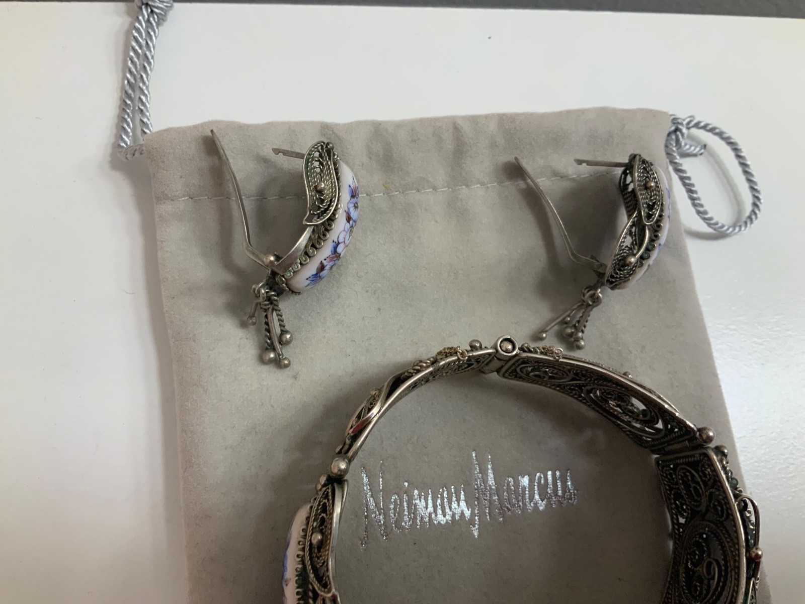 VINTAGE MORE THAN 50 YEARS OLD ENAMEL WOMEN BRACELET & EARRINGS GREAT CONDITION