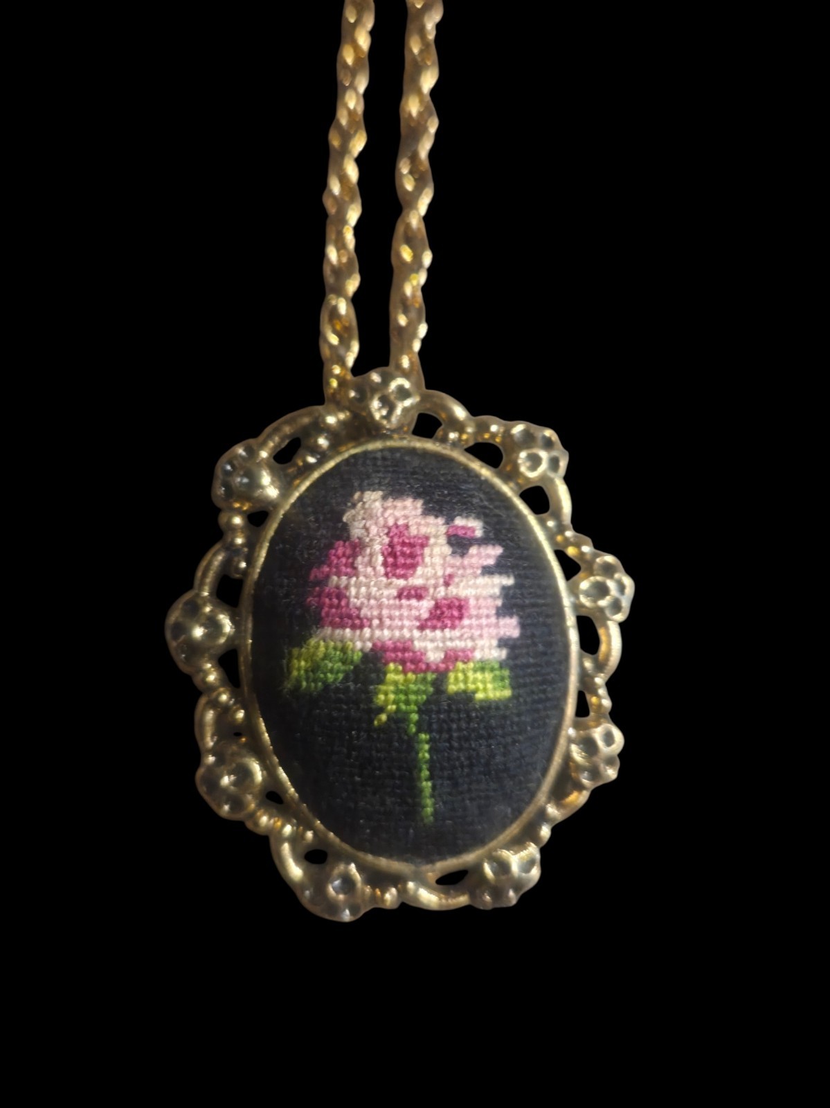 Vtg Brooch Gold Needlework Pink Floral Rose Necklace 11.5″ Chain