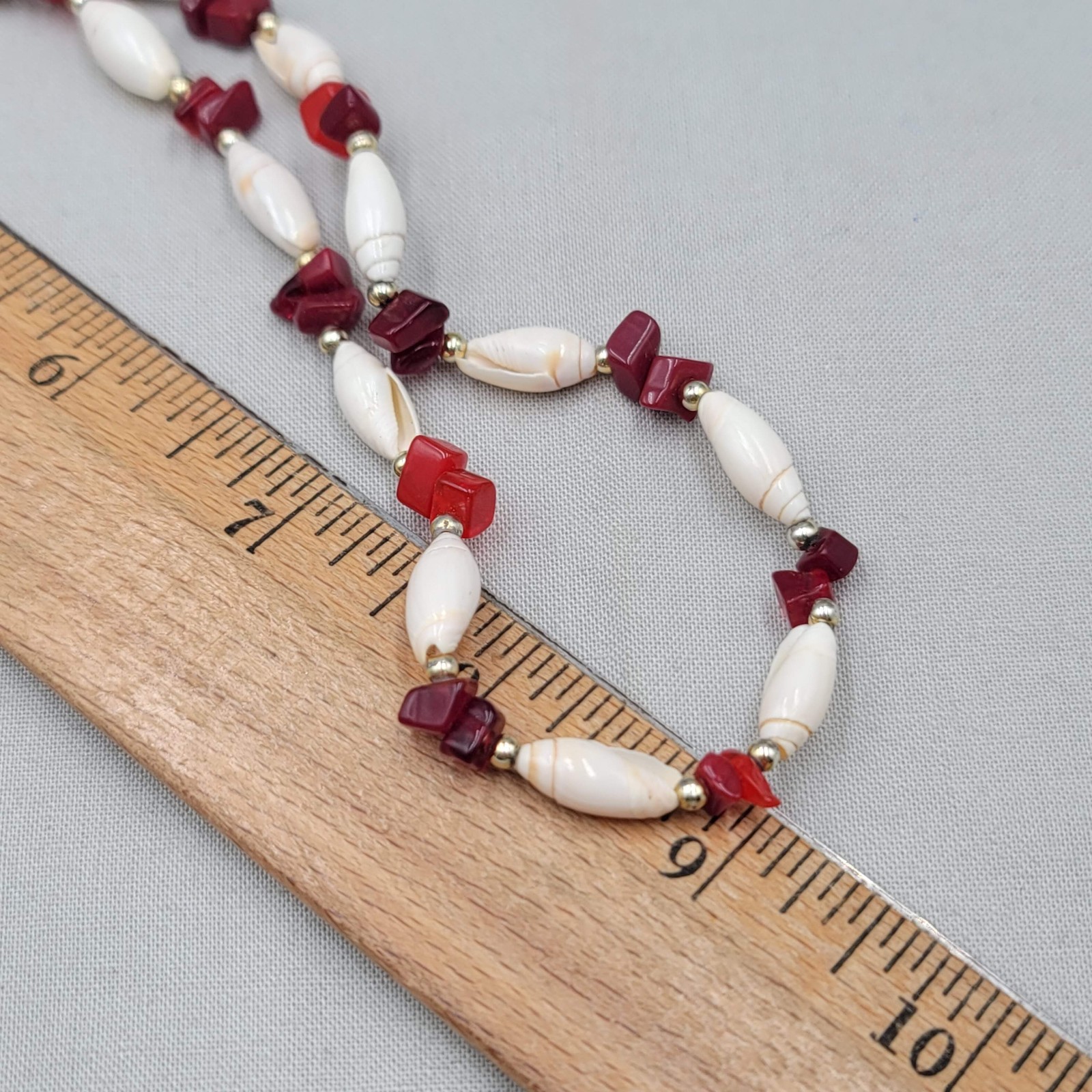 Vintage Seashell and Red Stone Bead Necklace Estate Costume Jewelry 18″