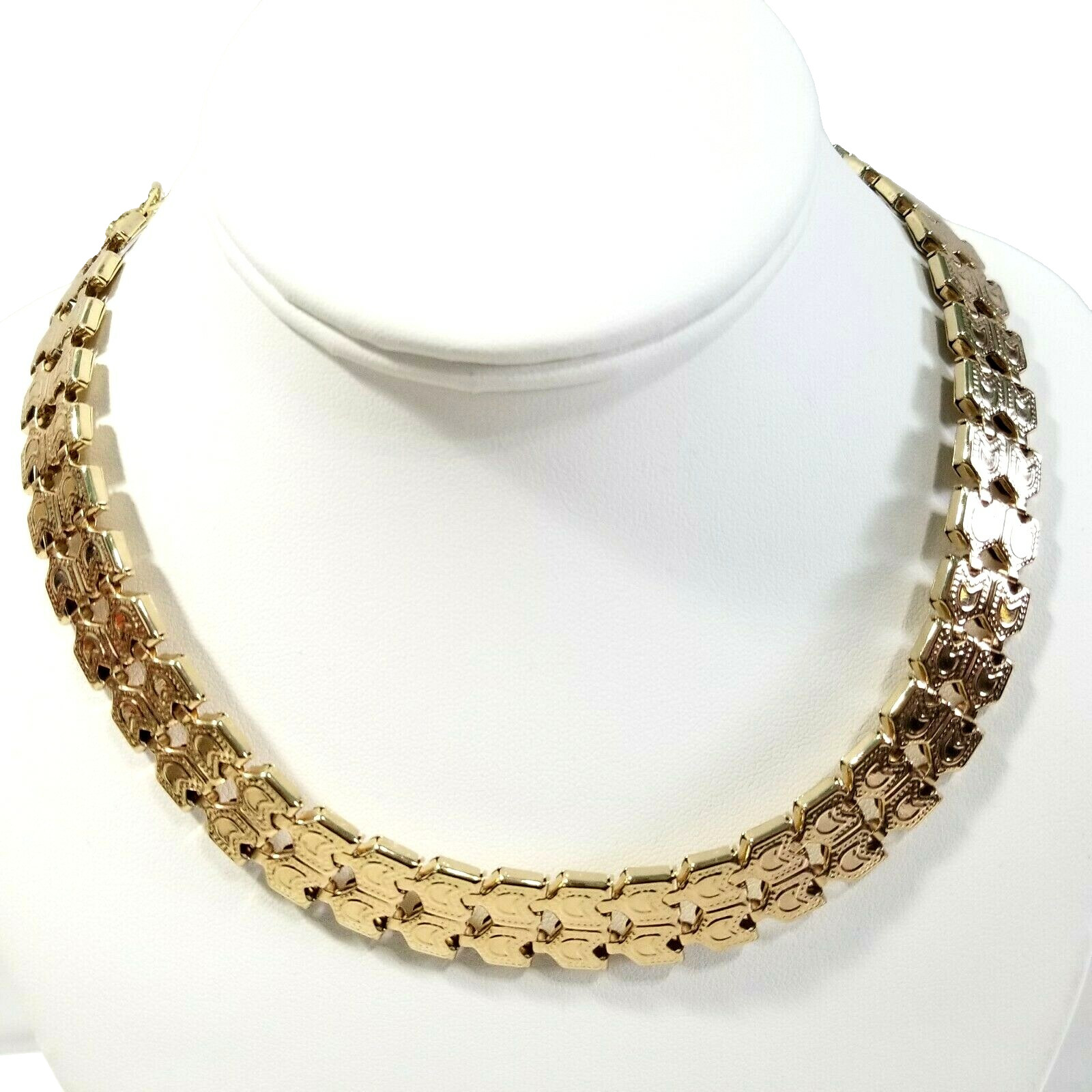VINTAGE ALUMINUM GOLD TONE FANCY SCROLLED LIGHT WEIGHT NECKLACE FASHION