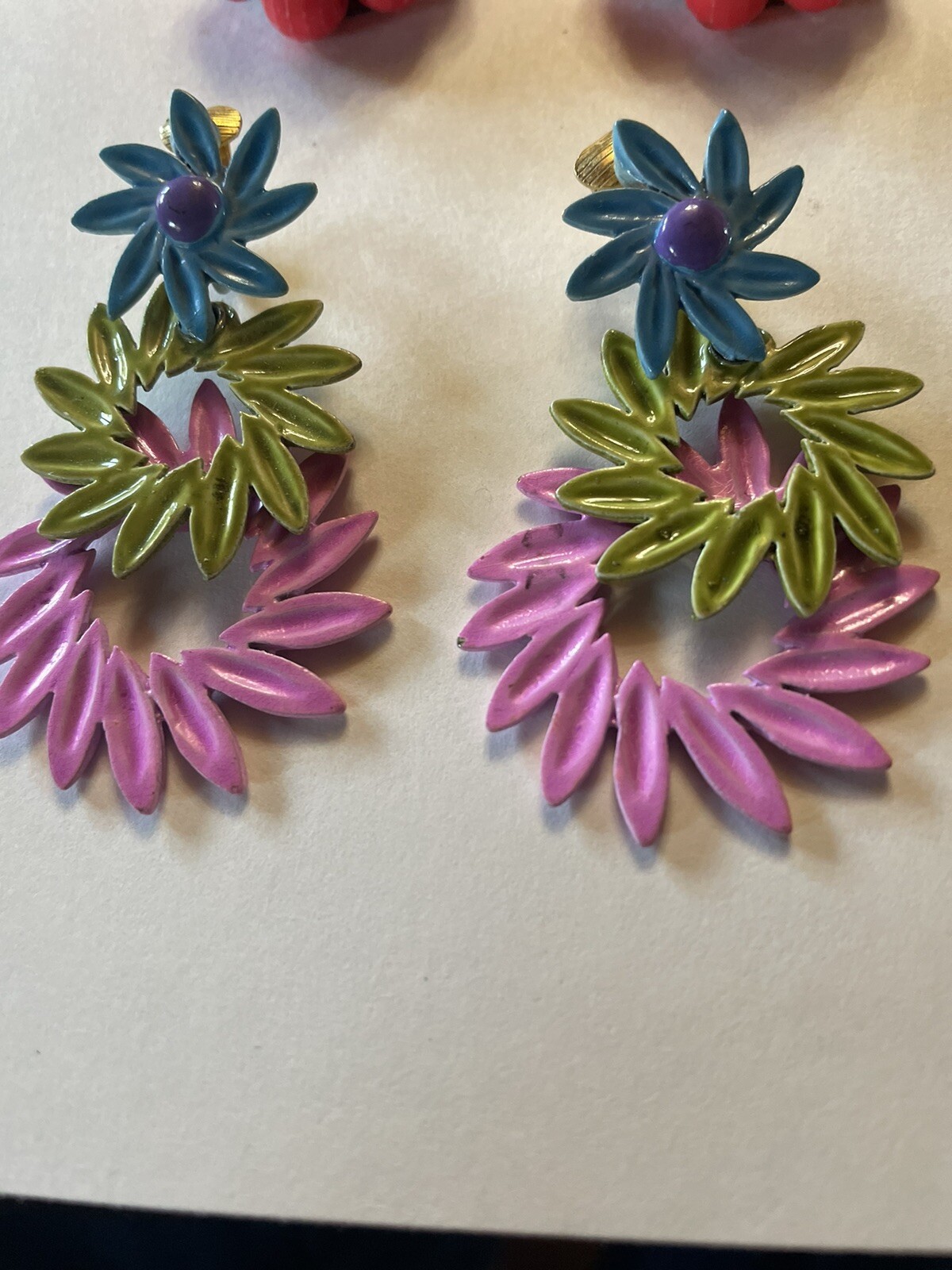 3 pair Vintage Tropical Island Multi Color Art Beach Clip Earrings. Rare Ref #17