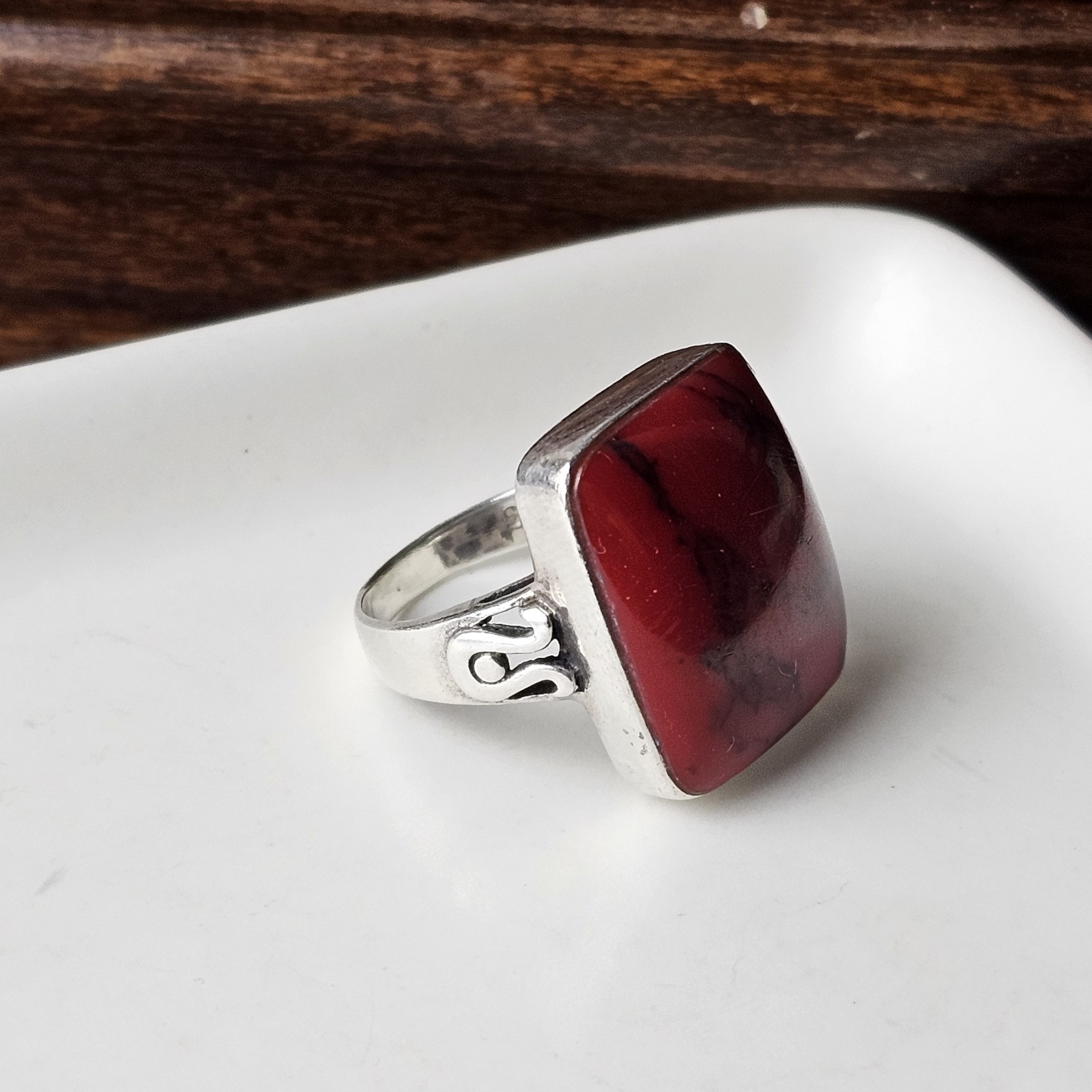Vintage 925 Sterling Silver Red Jasper Statement Ring Size 7 – 7.13g