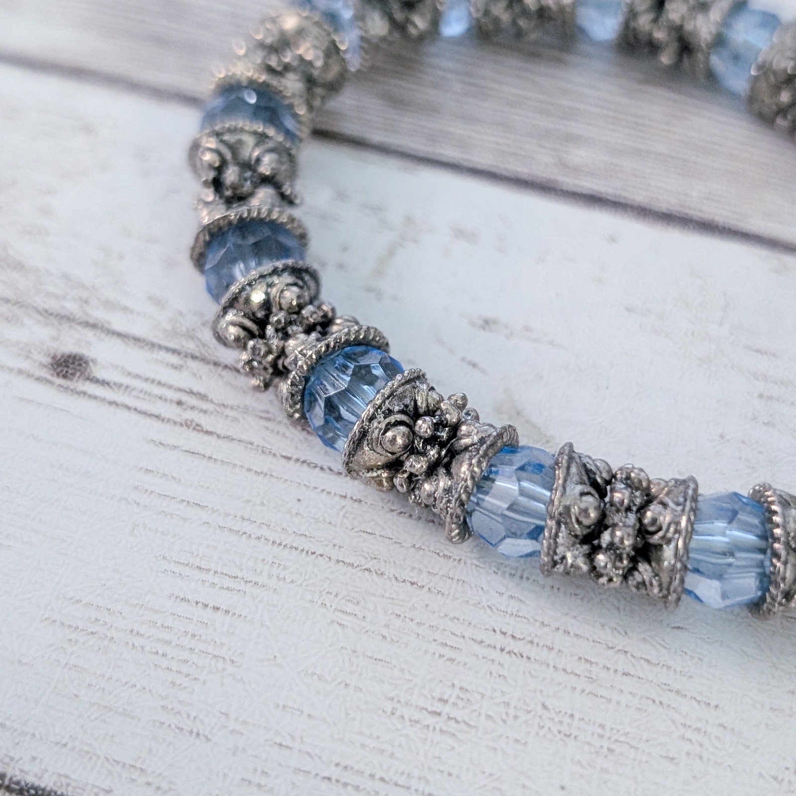 Vintage Stretch Bracelet Blue Beads & Dark Silver Tone/Grey Metal