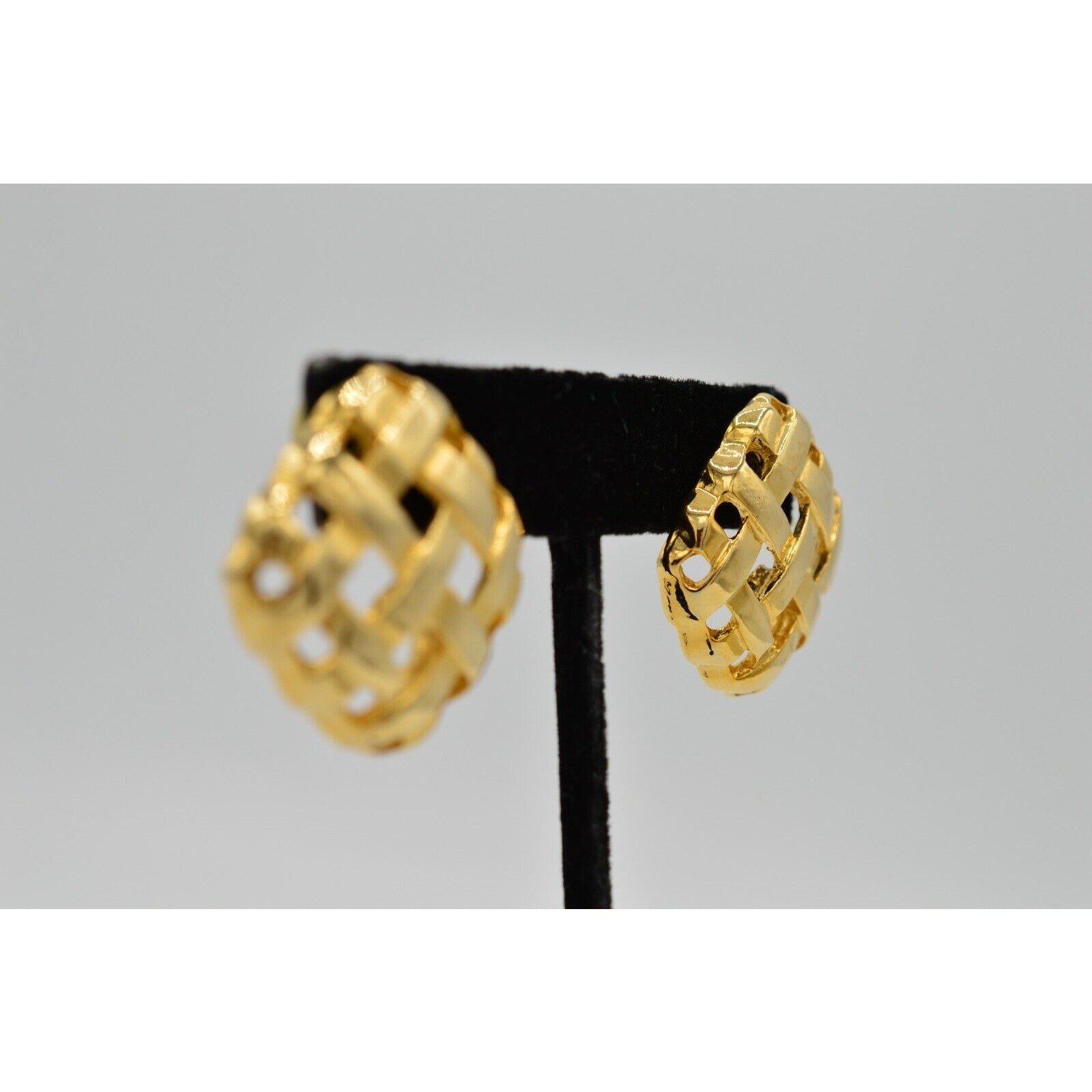 Vintage Openwork Quilted Earrings Pierced Gold Tone Geometric 1.25″ NOS 1980s 9C