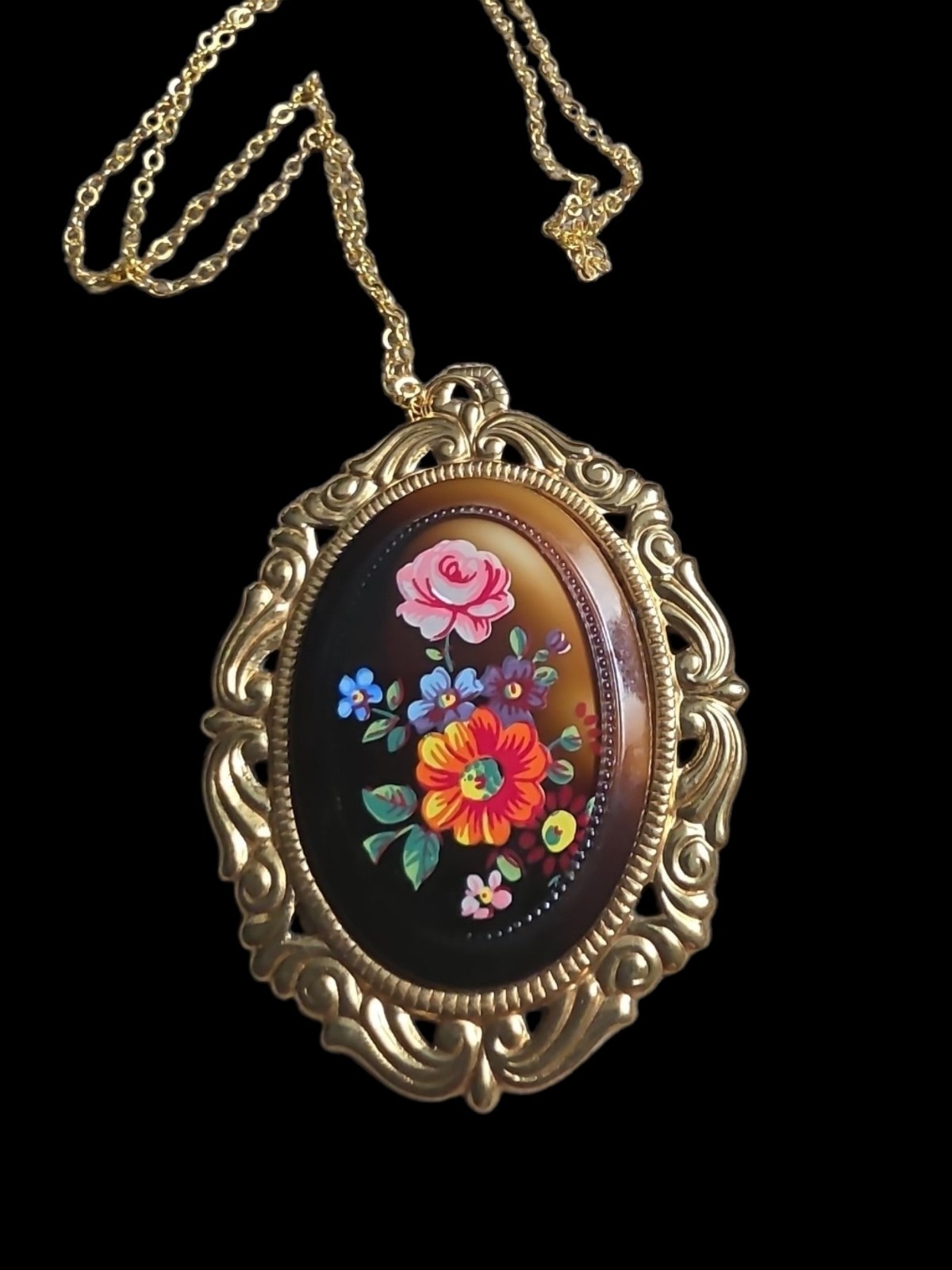 Vintage Floral Goldtone Floral Necklace 20 In