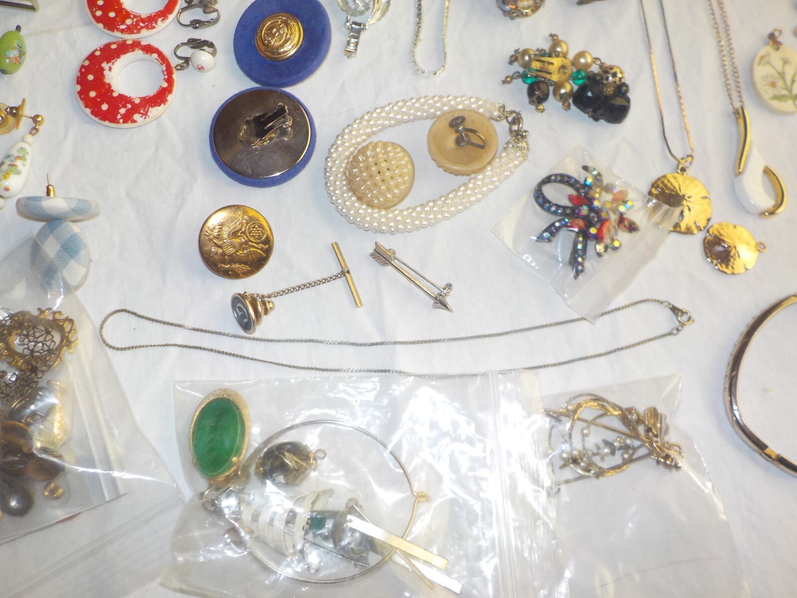 3 Lbs Mixed Lot Jewelry Vintage Wearable, Resell, Craft pieces Beads