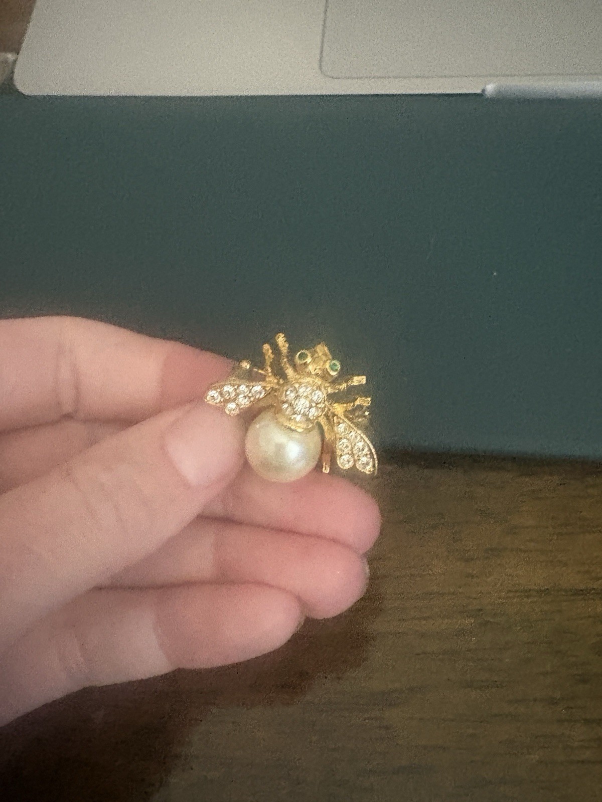 Joan Rivers Vintage Gold Interchangeable Bee Brooch With 10 Colored Bottoms