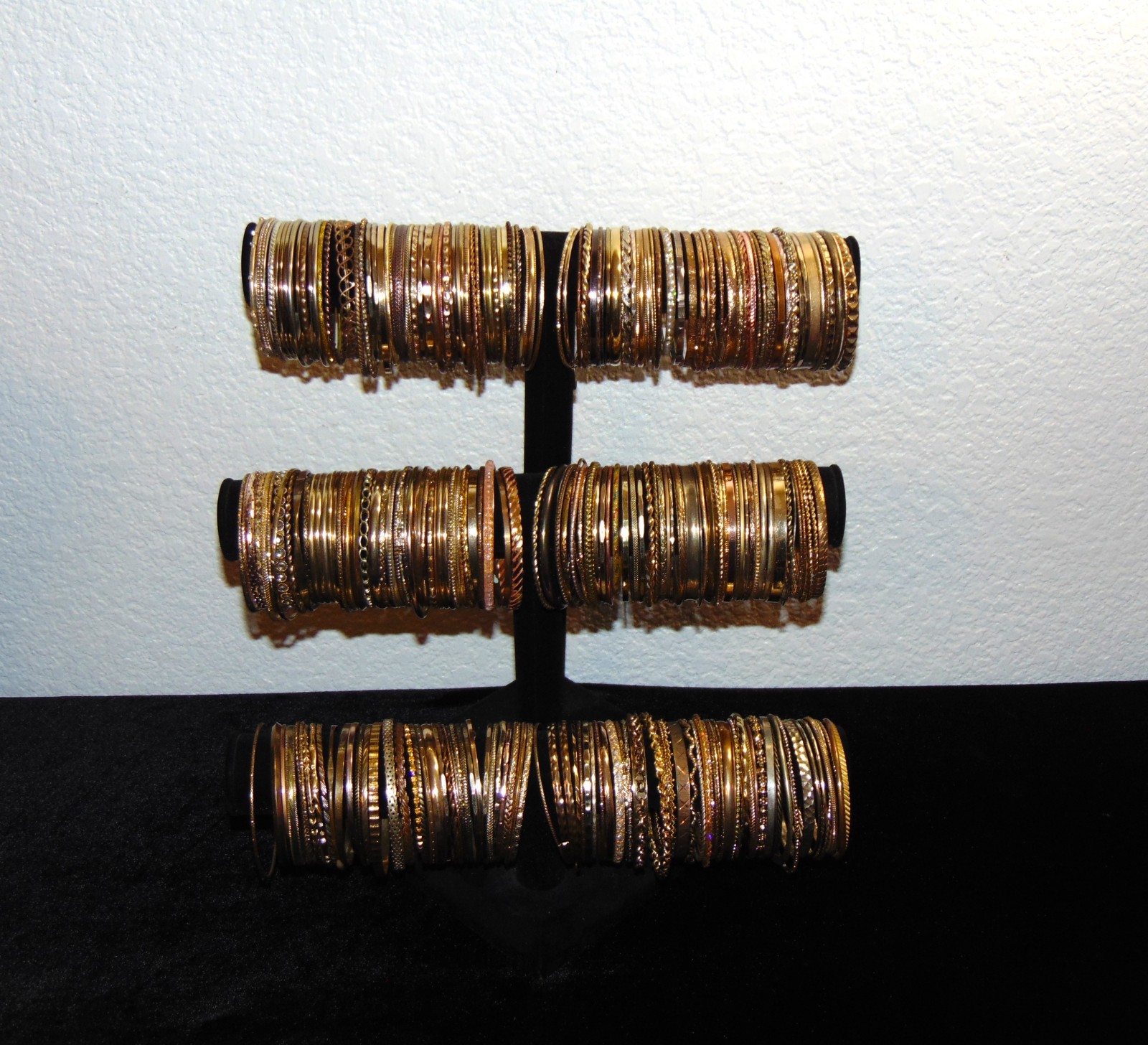 4 Pound Gold Tone Vintage & Modern Assorted bracelet/bangle lot