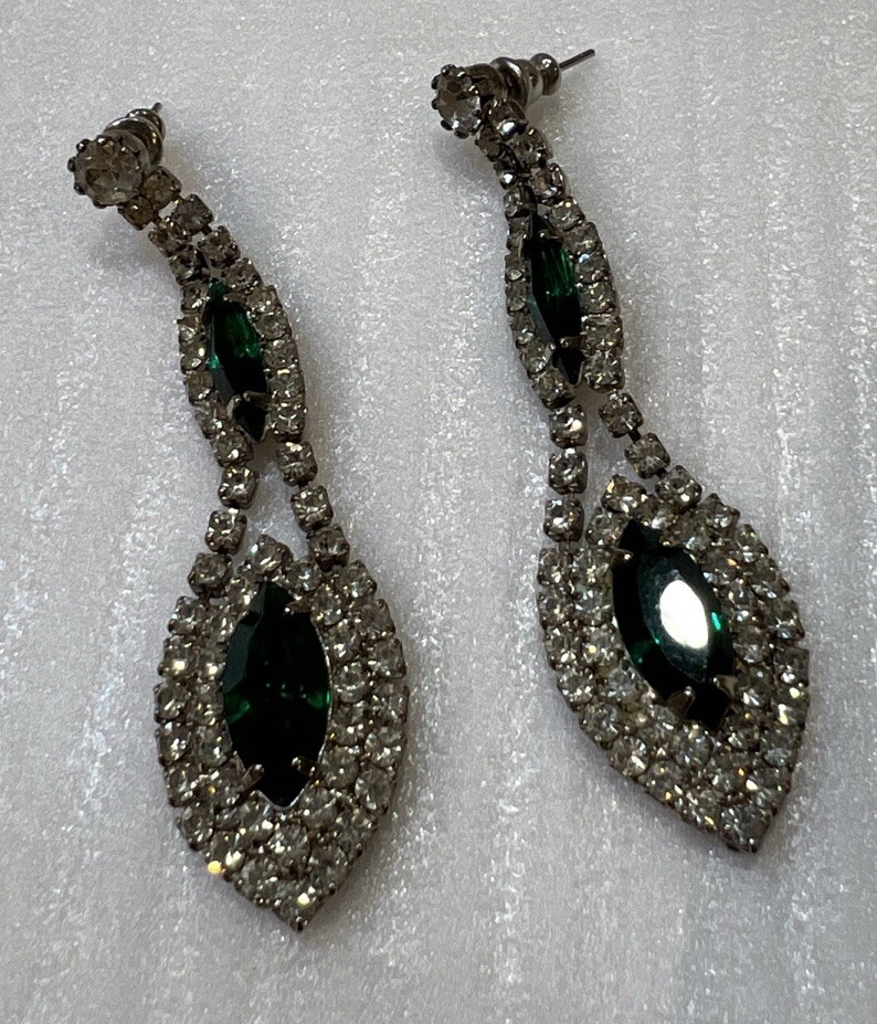 Vintage Rhinestone Green Dangle Earrings Silver 2.5” Long Marquise Holiday