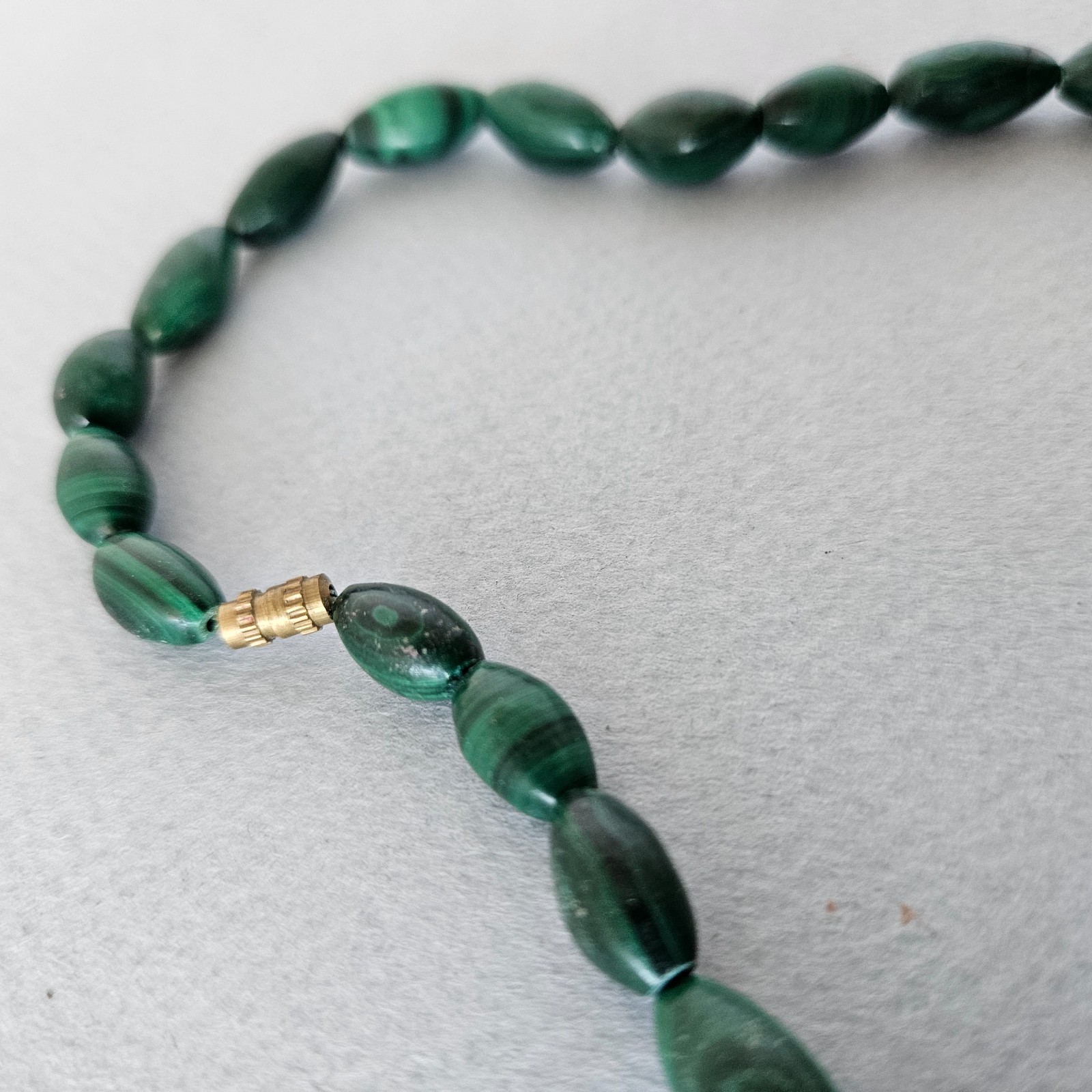 Vintage Green Malachite Oval Polished Knotted Beads Strand Necklace