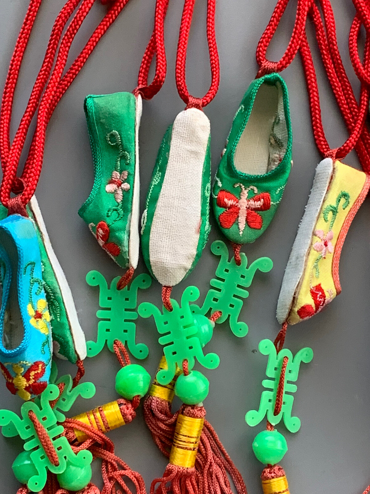 Vintage Chinese Cloth Shoe Necklace Party Favor Gift