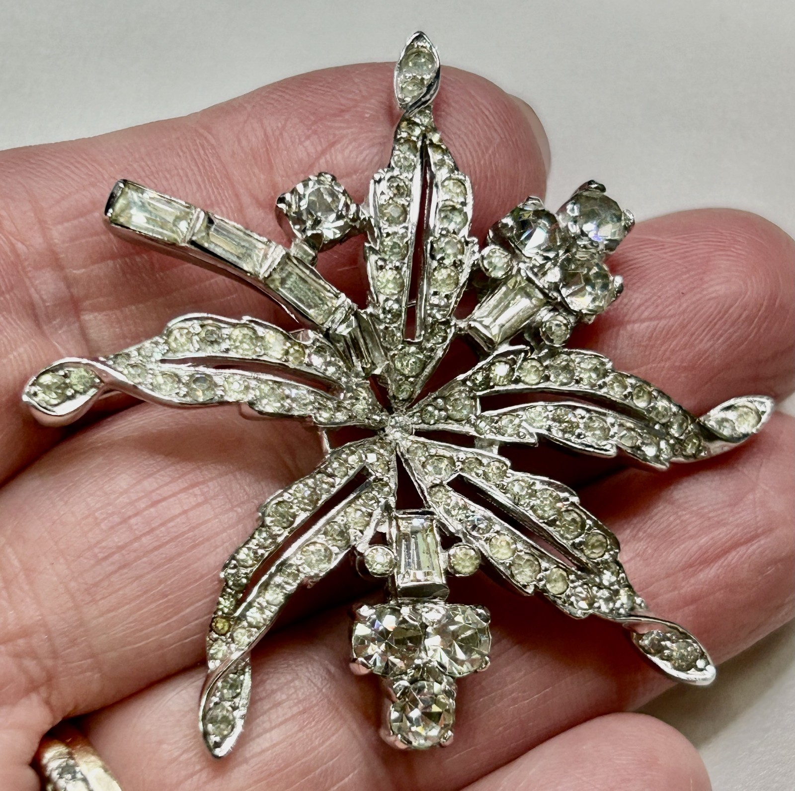 VINTAGE MAZER BROS SIGNED DESIGNER CLEAR RHINESTONES ORCHID OR LILY SHAPE BROOCH