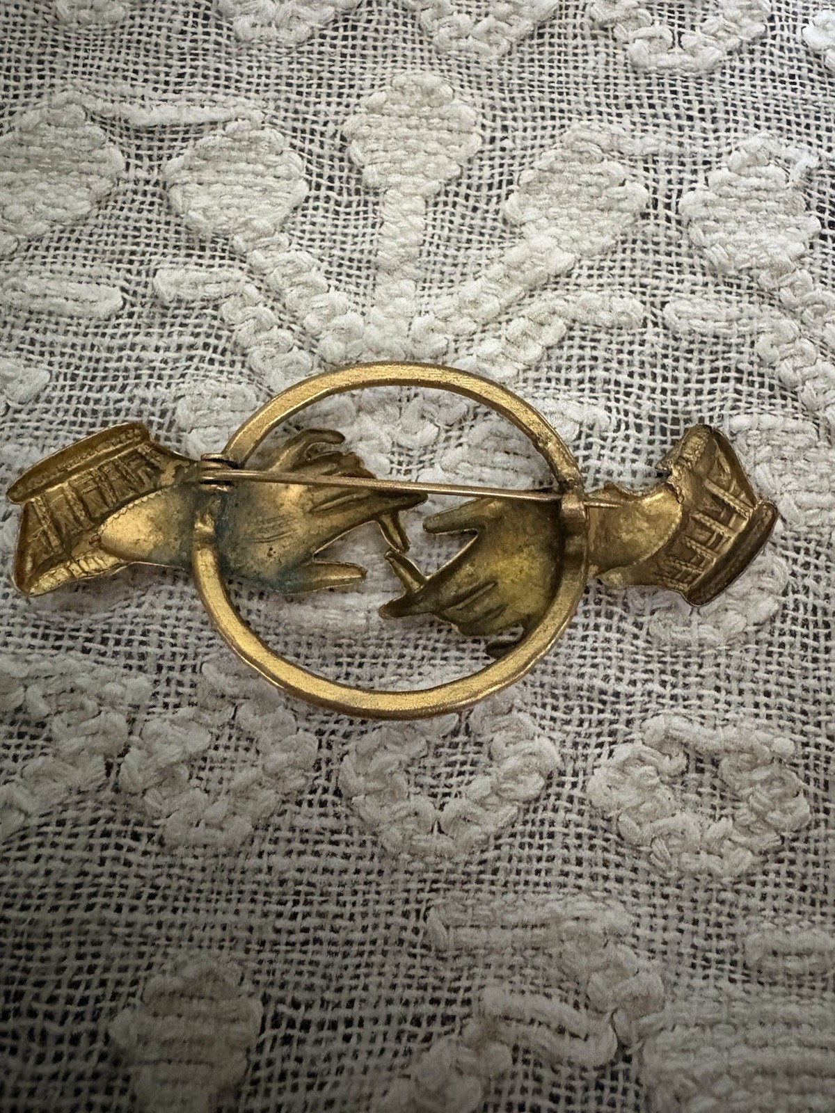 Vintage Gold Tone Gloved Hands Circle Brooch Pin Metal Pin No Stone