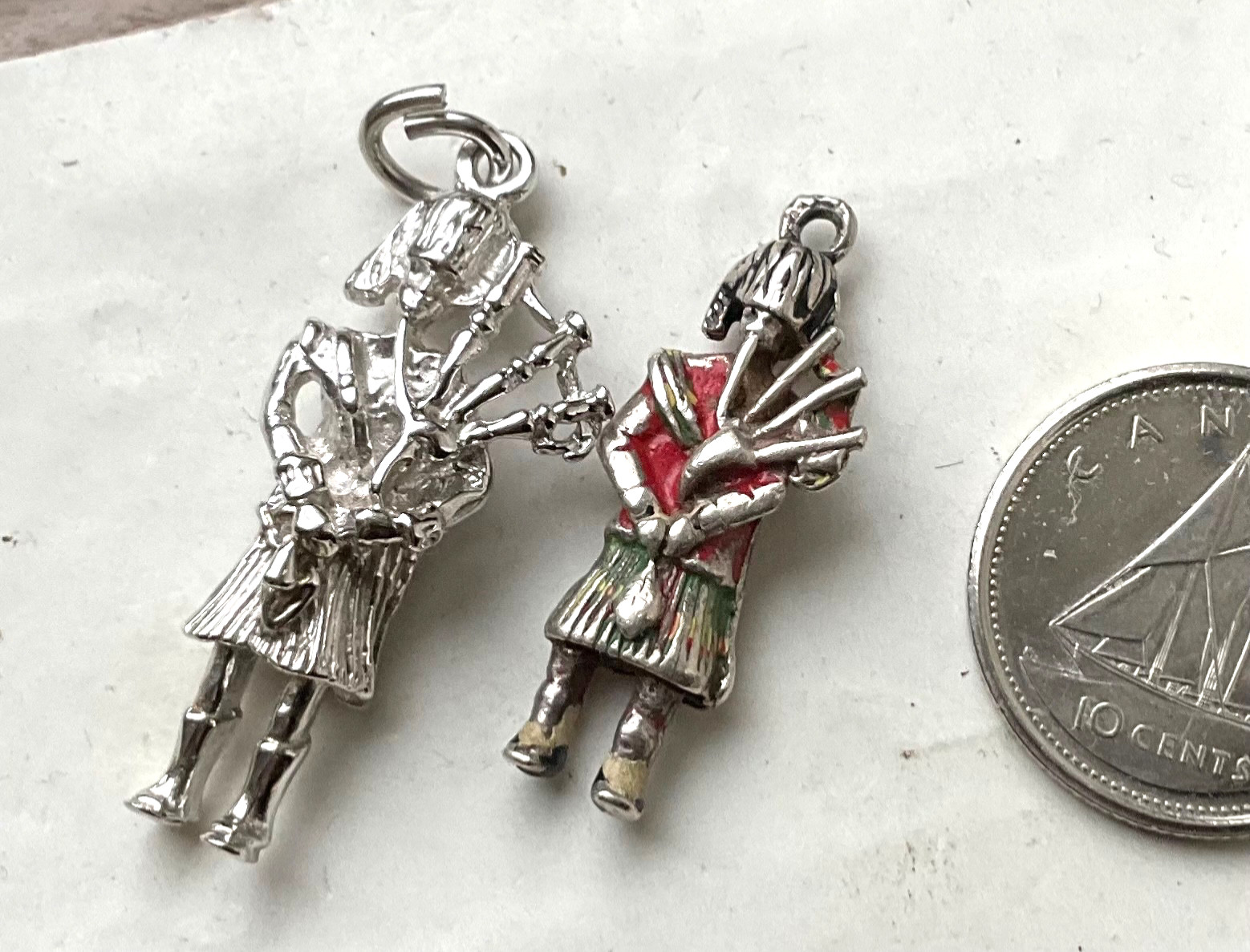 Vintage Sterling LG Charms BAGPIPES TARTAN KILTS SCOTLAND 3d United Kingdom