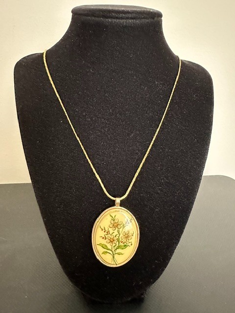 Vintage Napier Signed Triangle Cobra Link Chain Oval Floral Pendant 23″ Necklace
