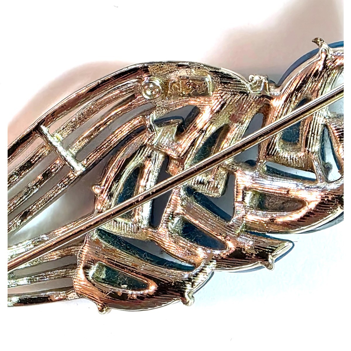 Thermoset Lucite brooch – marked, blue silver 4″ moonglow