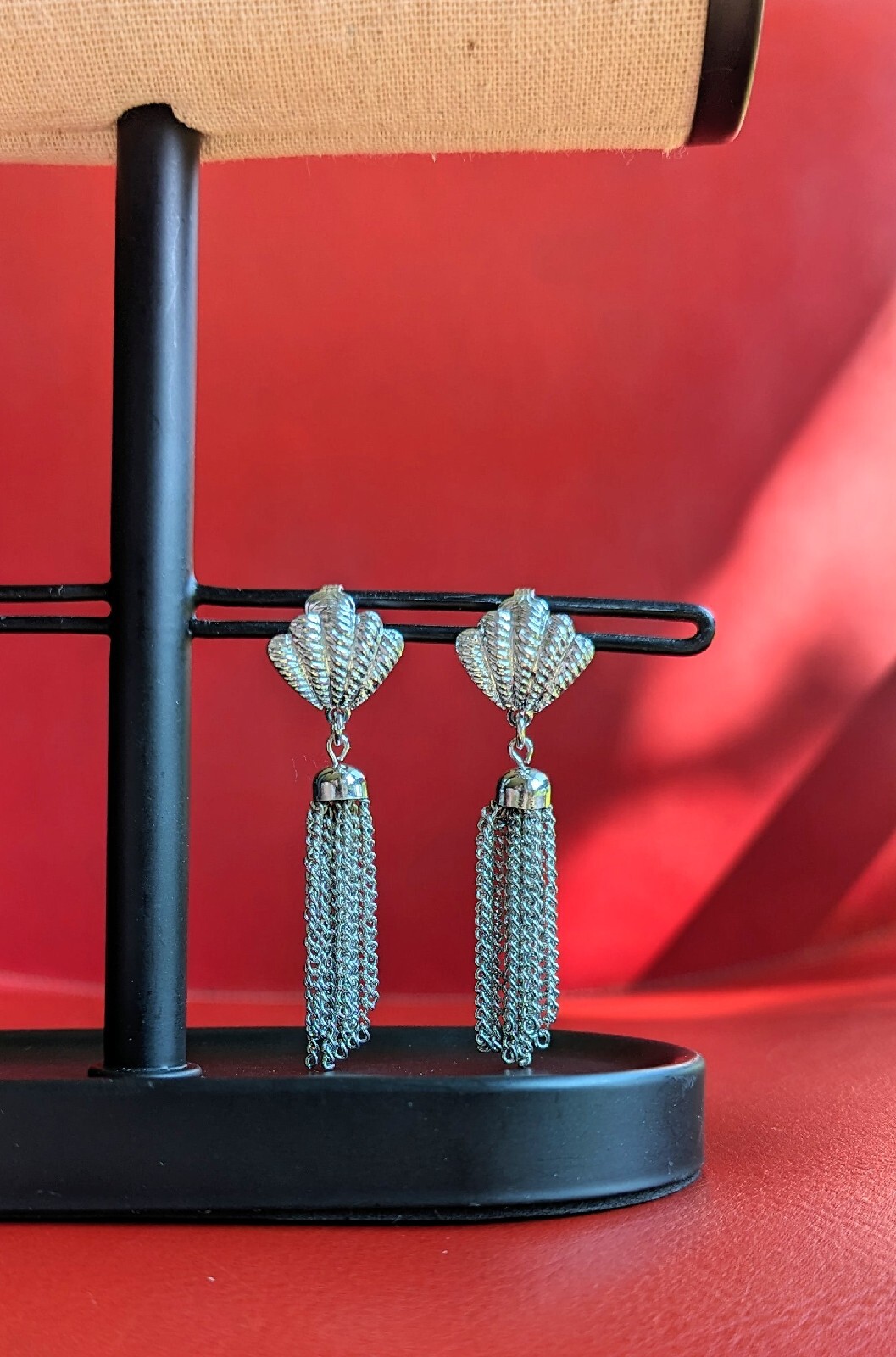 Vintage Sarah Coventry Silver Tone Shell Chain Tassel Dangle CLIP Earrings