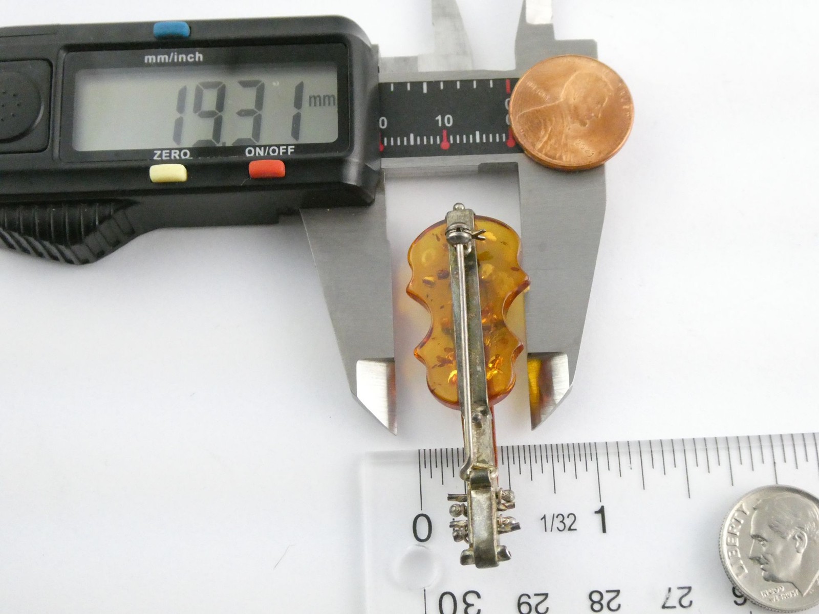 Vintage Polish Sterling Silver Carved Baltic Amber Violin Pin Brooch 6.4g 55mm