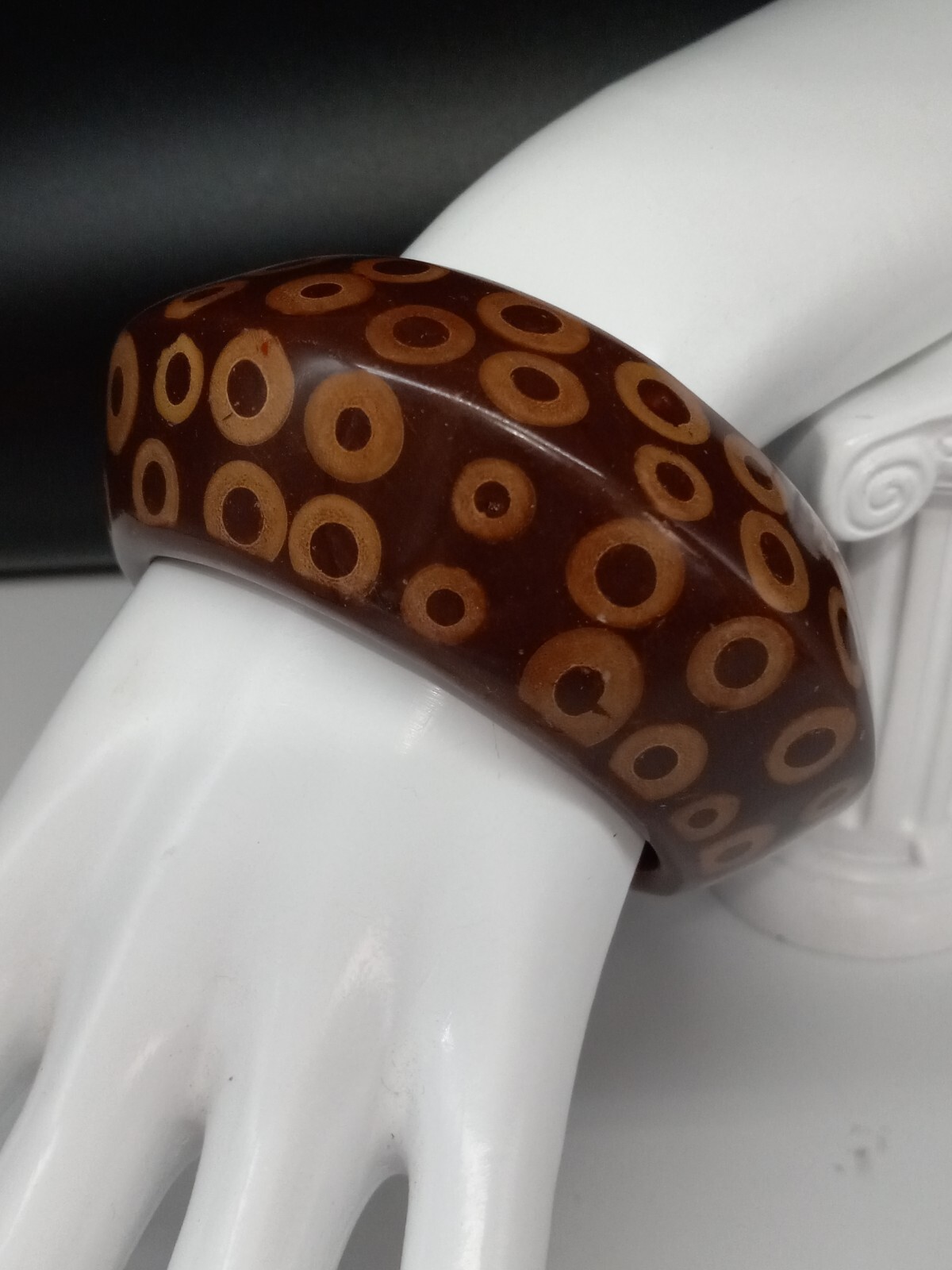 Kjl Vintage Massive Lucite Brown Polka Dot Designer Bangle Bracelet