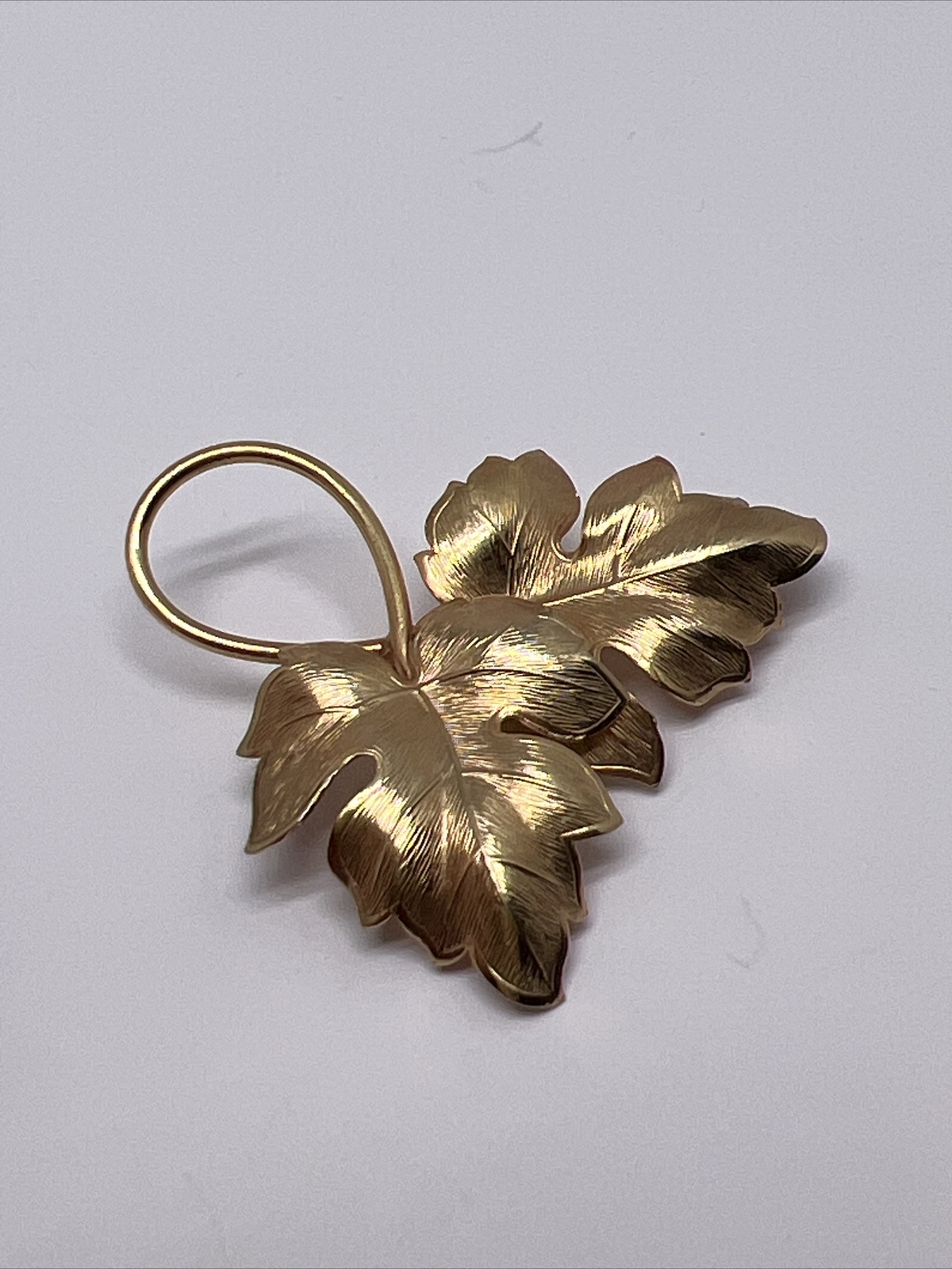 Beautiful Vintage Signed INC Leaves 1/20 12K GF Gold Filled Pin Brooch/ Pendant