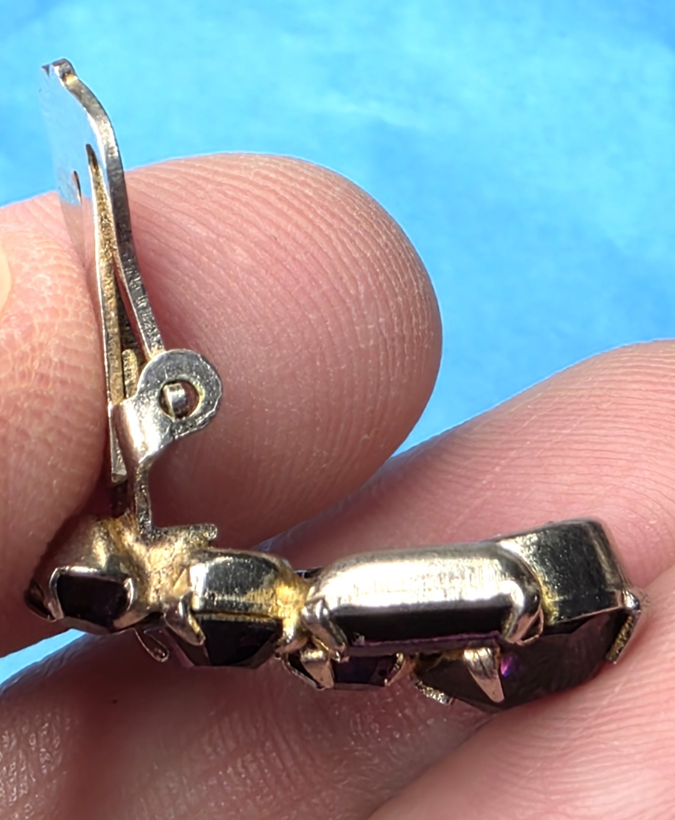 VTG Julianna Alexandrite Glass/Heliotrope Earrings in Purple