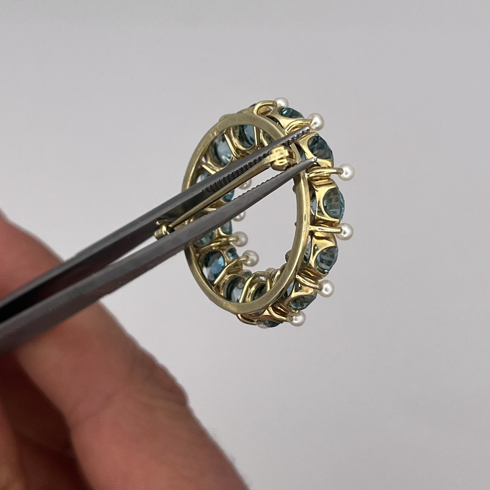 Vintage 14k Yellow Gold Ladies Round Blue Zircon Seed Pearl Circle Brooch 1 1/8”
