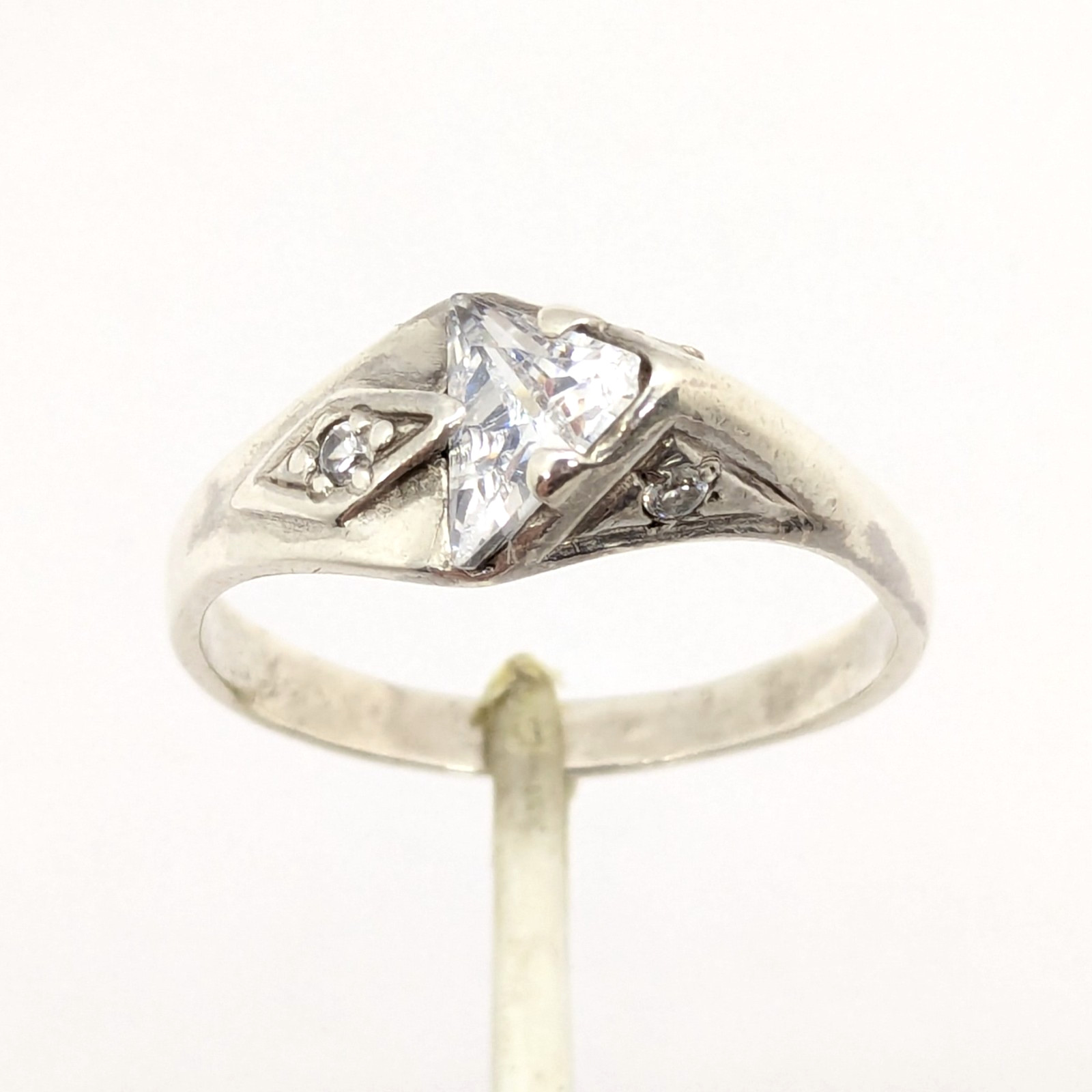 Vintage Elegant RING Silver 925 with Bright Stone -size: 10.5US (20mm) Ukrain#38