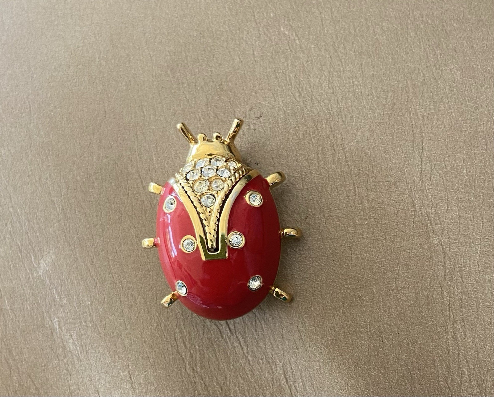 VINTAGE ST.JOHN LADY BUG RED ENAMEL – CRYSTAL GOLD TONE PIN BROOCH