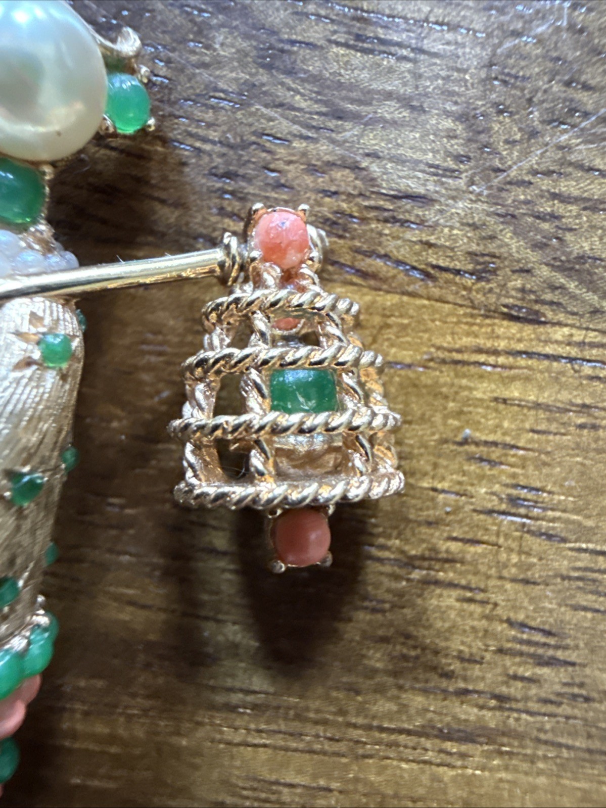 RARE CINER GOLD TONE TURQUOISE CABOCHONS RHINESTONE ASIAN WOMAN W/ BIRDS BROOCH