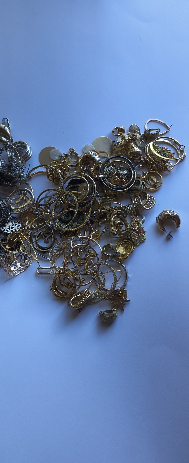 Vintage To Now Earrings Huge Lot Silver & Gold Tone Mixed Metals