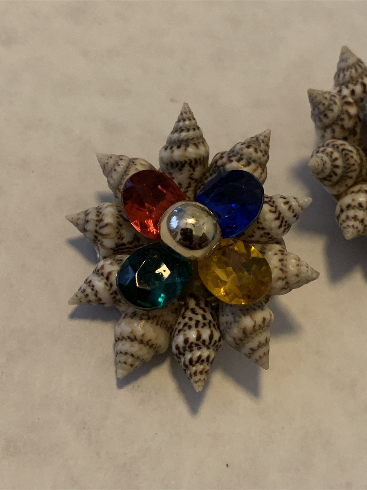 Vintage SHELL Multicolor Rhinestone Cluster Starburst Art Earrings Beach Clip
