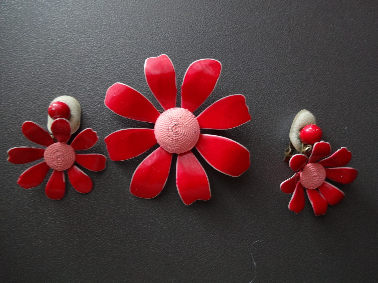 VTG Retro 60s Red Enamel Metal Brooch Pin Dangle Clip On Earrings Set Super RARE