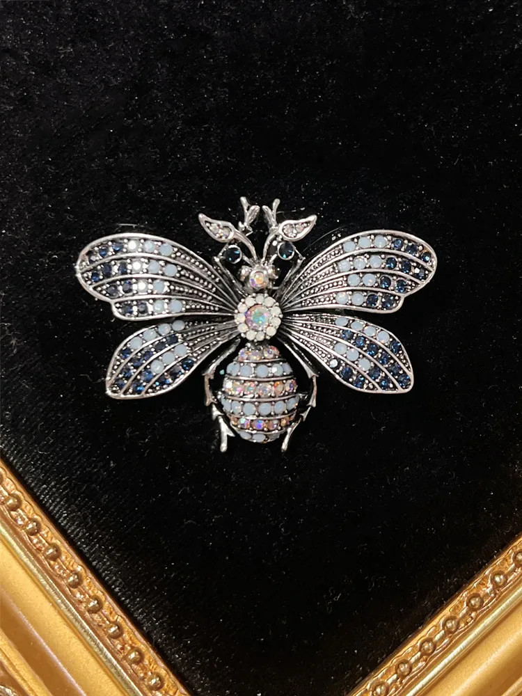 Vintage Luxury Crystal Shining Brooch Pin For Women Men Retro Antique Badge