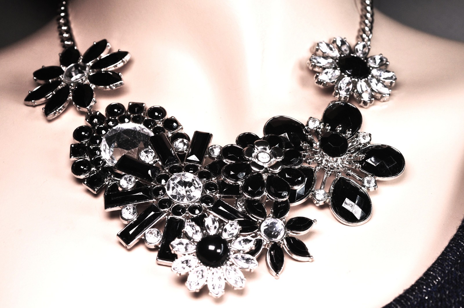 Vtg. Black Rhinestone Flower Statment necklace & Clamper Bracelet Silvertone Fab