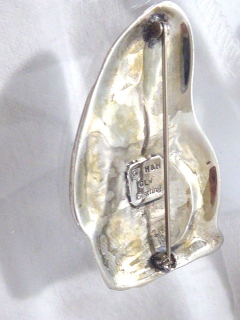 VINTAGE RETRO SIGNED H & H GLV STERLING RABBIT PIN BROOCH 1 1/4″ BY 1 7/8″