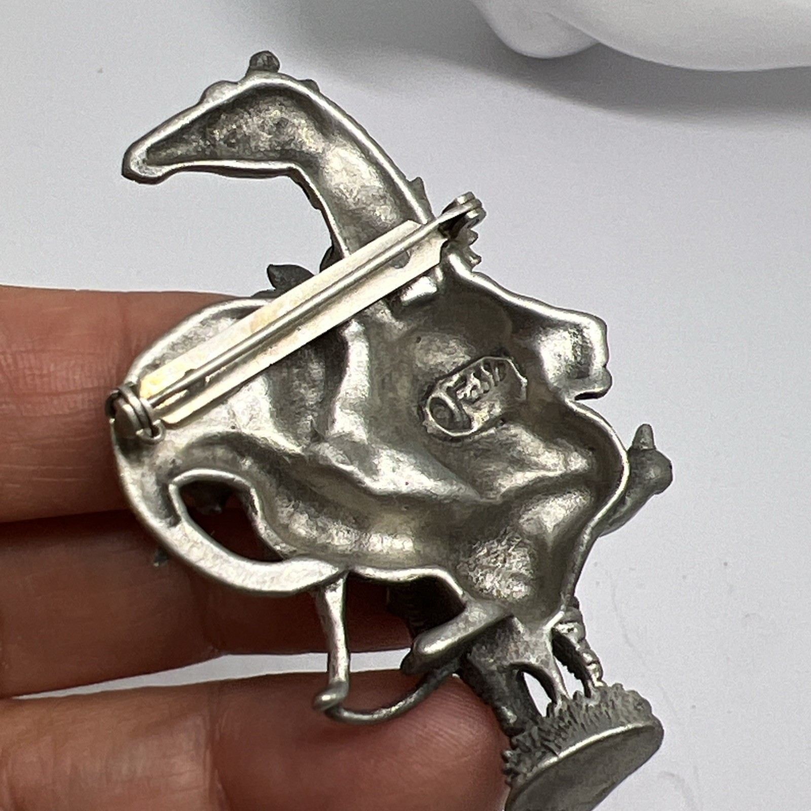 Animals Vintage Pewter Fable Brooch Pin Giraffe Zebra Lion Rhino Elephant Lion