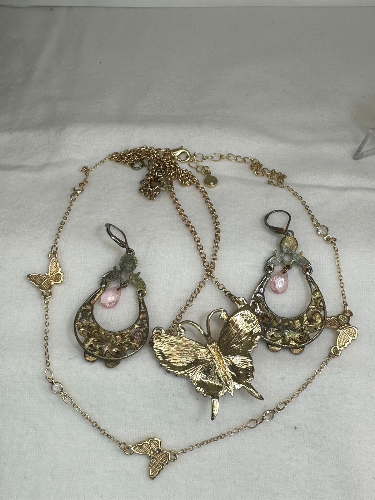 Lot 2 Necklaces 16″&18″ 1 Pair of Pierced Earrings Butterflies Vintage M-5389