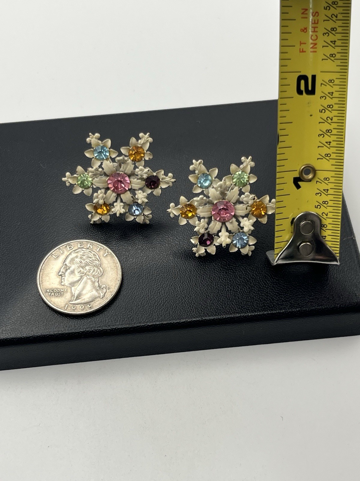 1960’s white enamel colorful rhinestone flower screw back vintage earrings