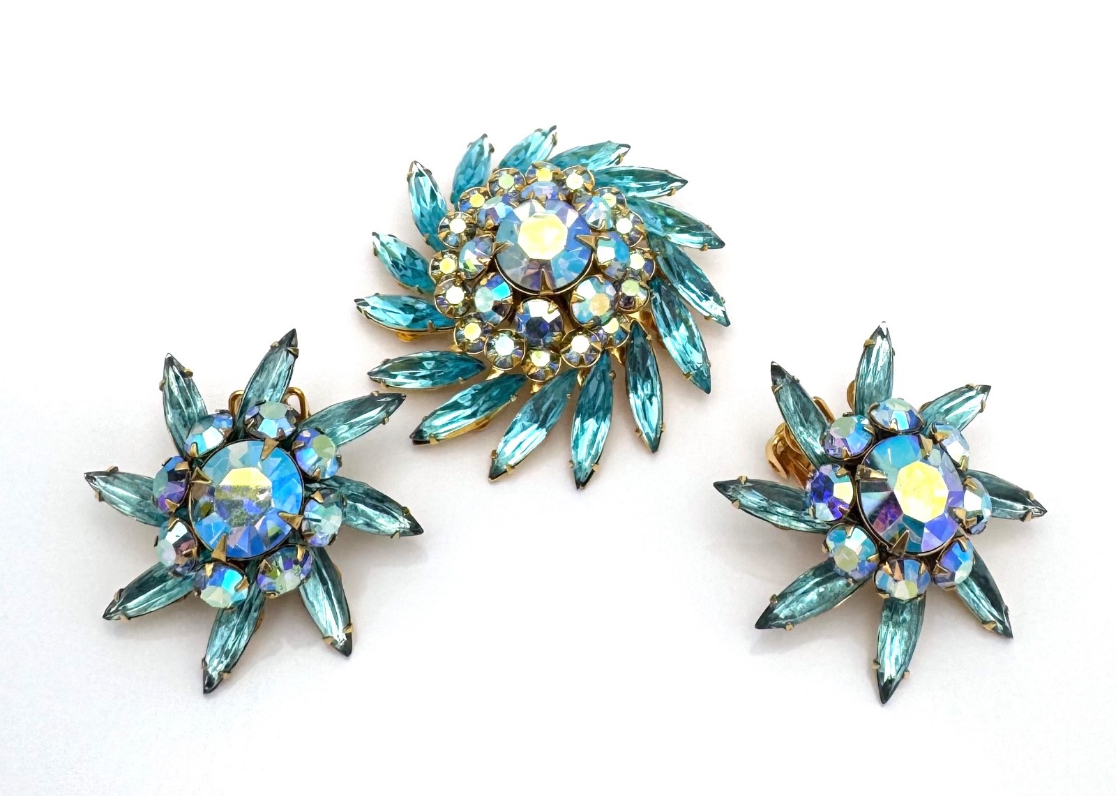 Vintage Set Judy Lee Pinwheel Style Brooch And Earrings light Blue And AB