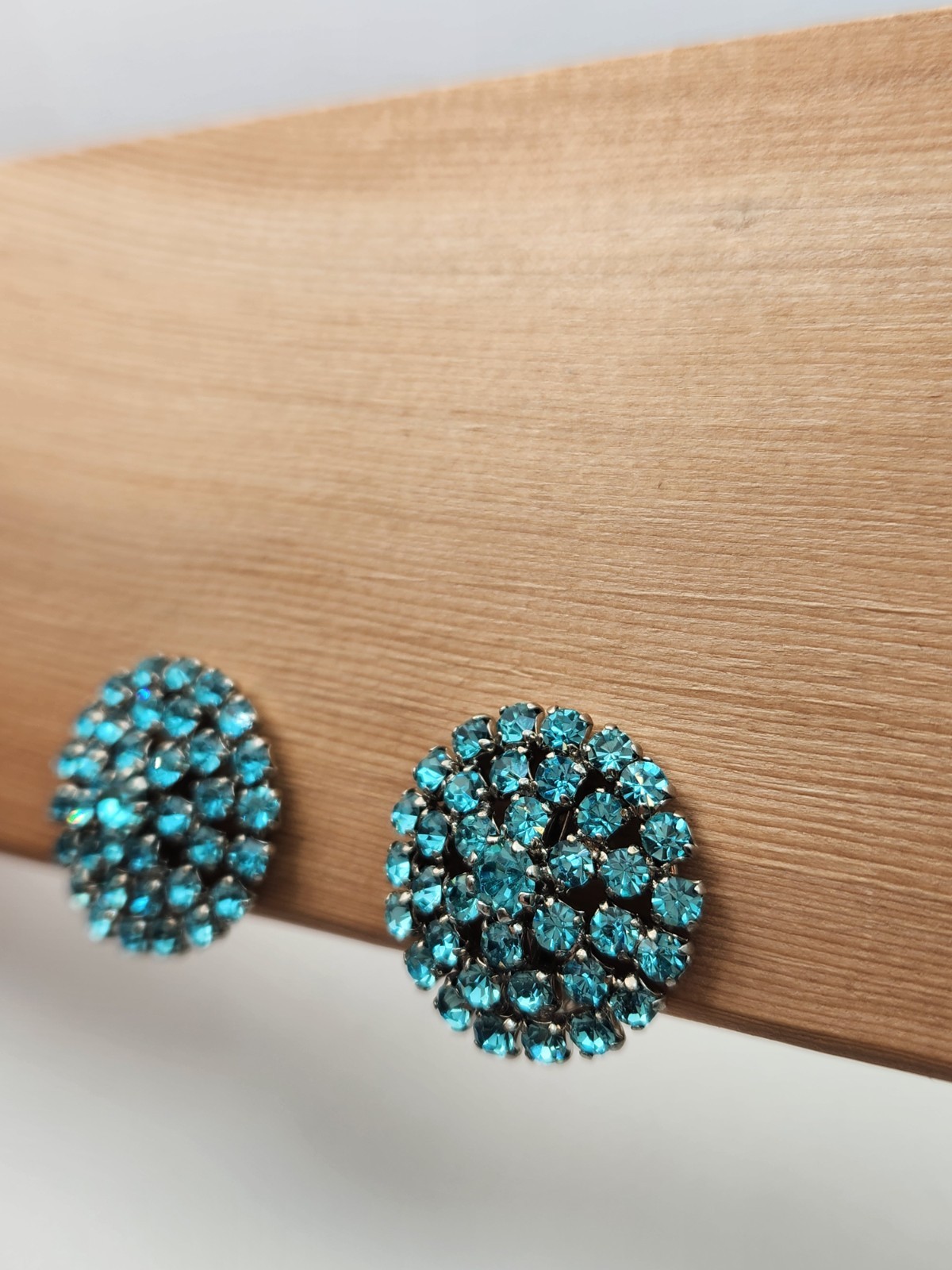Bright Blue Rhinestone Sparkly Clip-on Earrings Large Round Statement Silvertone