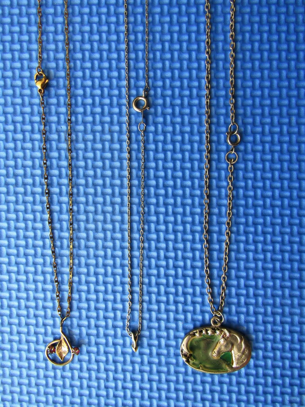 Vintage “PENDANT CHAIN NECKLACES” !