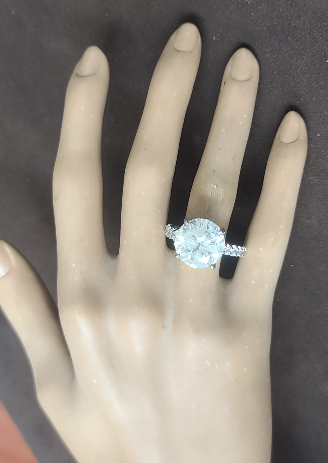 Vintage Platinum Engagement Ring 9.65CT. Natural Diamond Round Shape AGI Cert