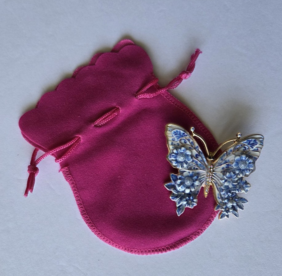 Blue Butterfly Brooch Gorgeous 3D Art Gold Tone & Rhinestones in Pink Gift Pouch