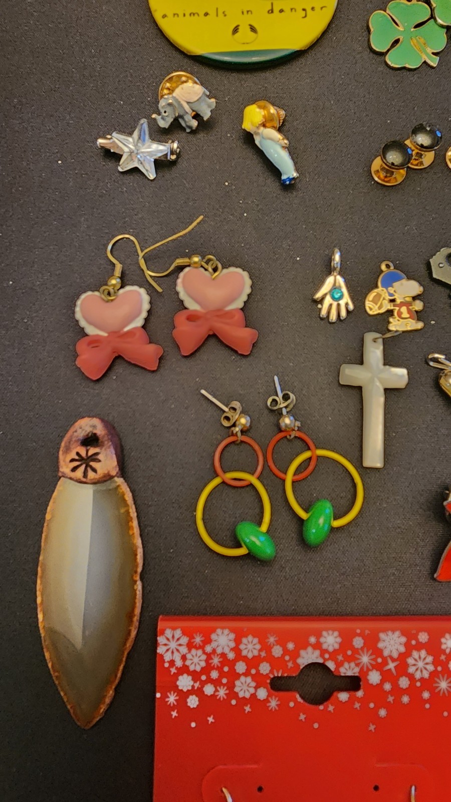 Lot #39 of random estate sale jewelry, earrings, necklace, pins, pendants, other