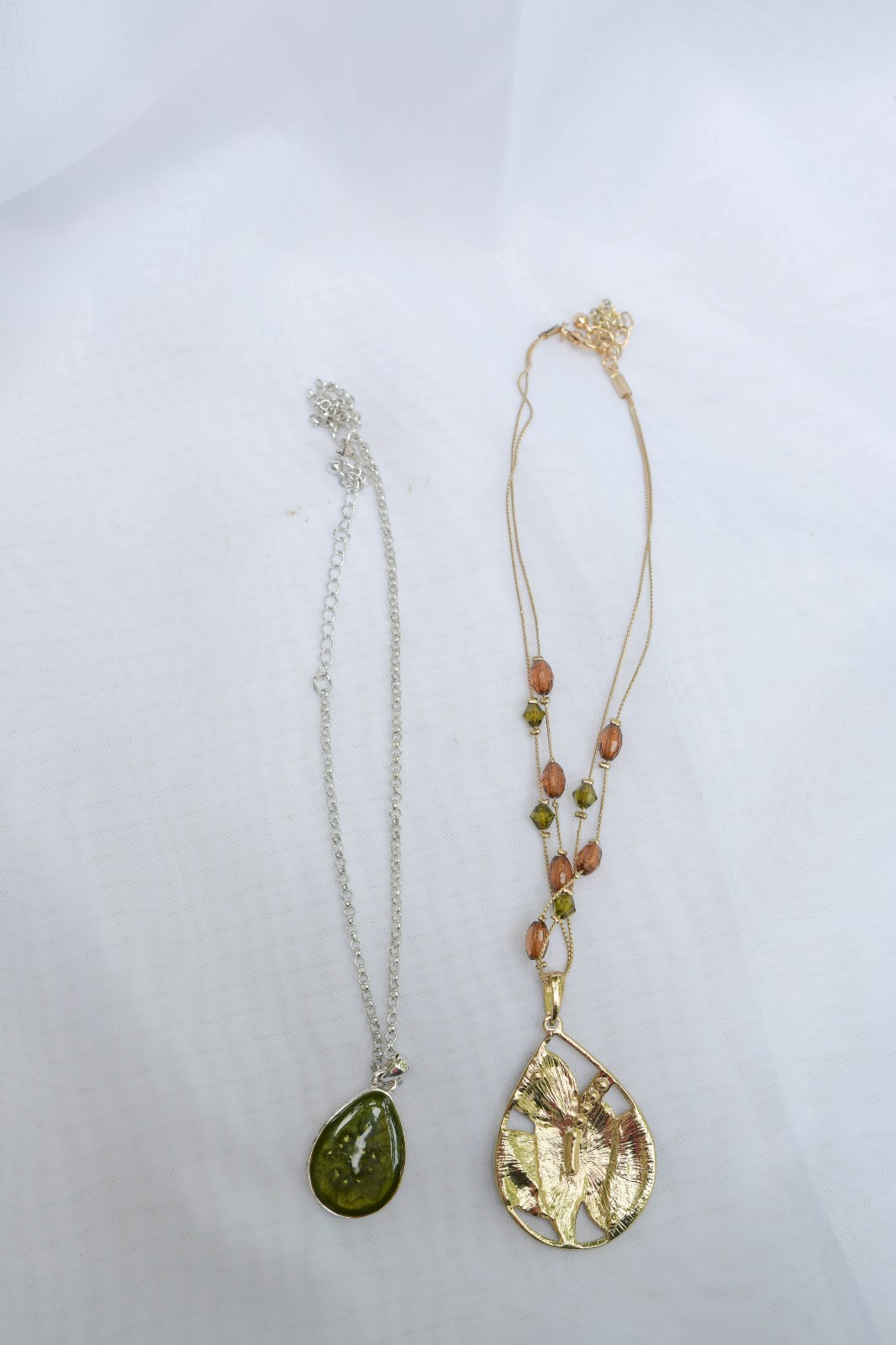 Set of 2 Vintage 90’s earth toned green, brown, gold pendant necklaces
